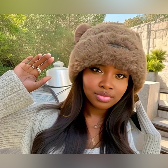 Fuzzy bear hat brand new in black - Picture 8 of 8